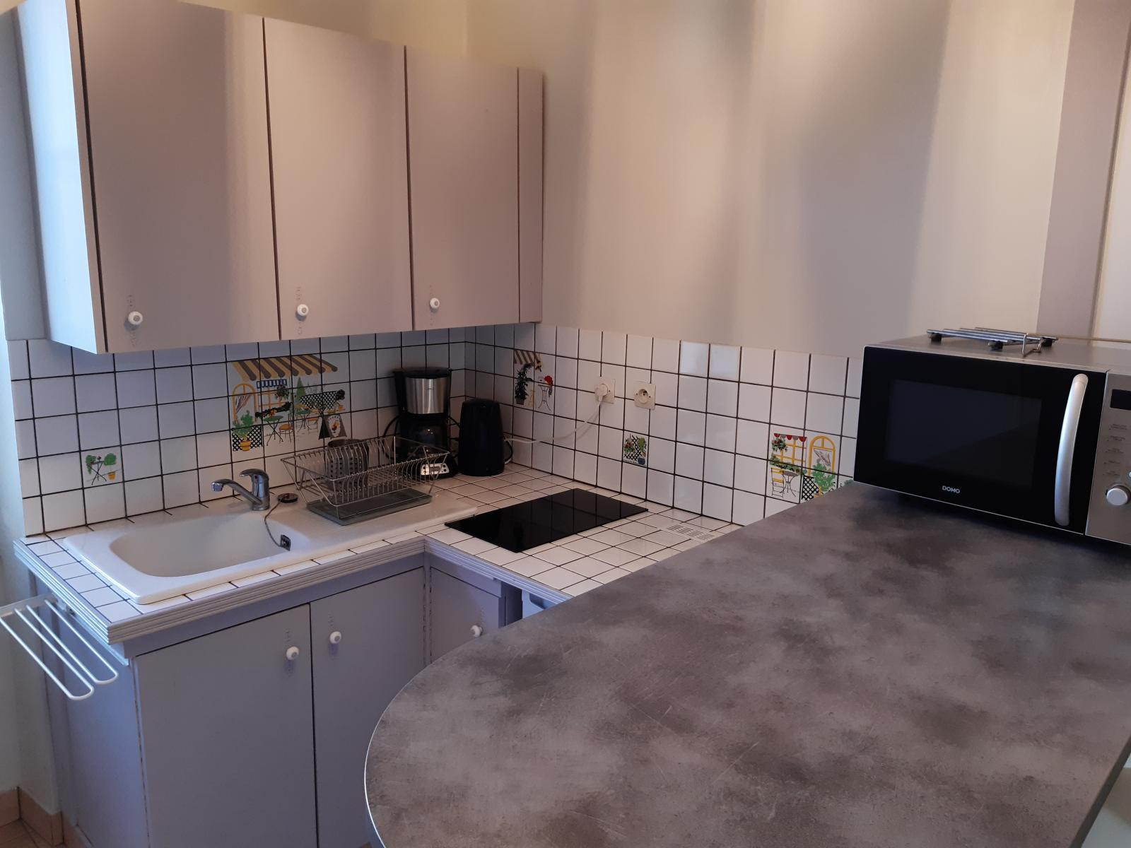 
                                                Location
                                                 Studio meublé - Centre ville