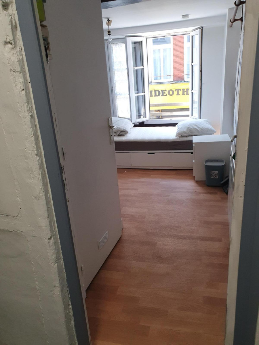 
                                                Location
                                                 STUDIO MEUBLE CENTRE VILLE