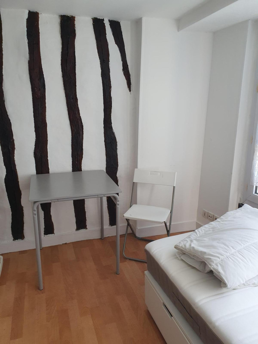 
                                                Location
                                                 STUDIO MEUBLE CENTRE VILLE
