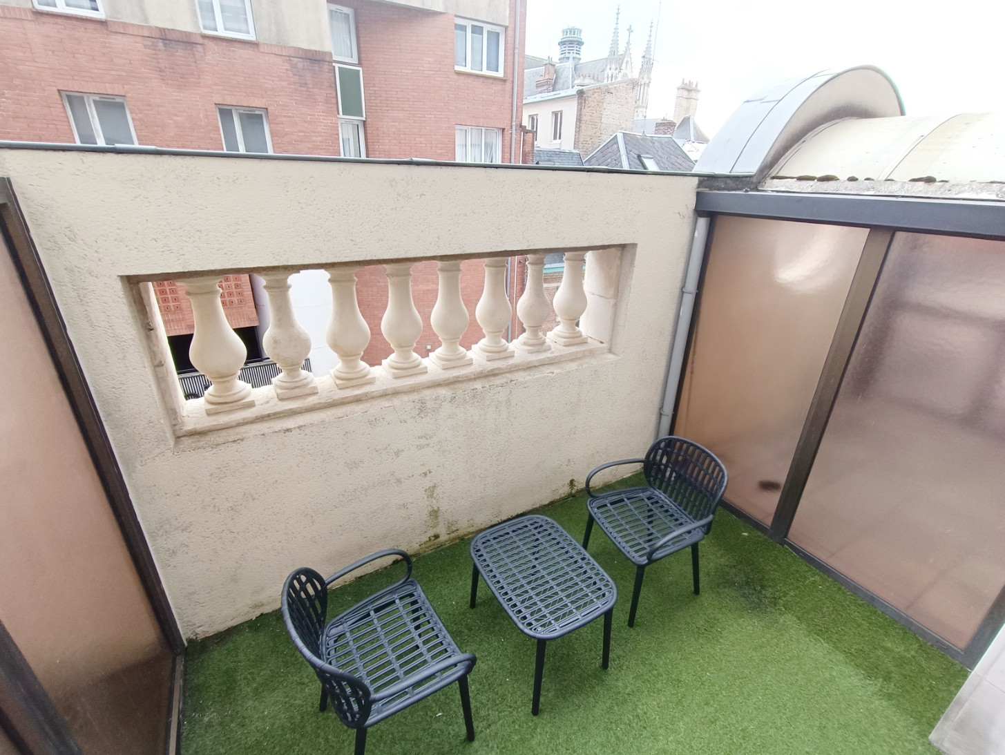 
                                                Vente
                                                 Studio meublé centre ville Amiens 22m2