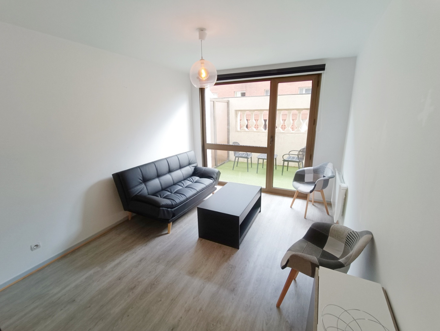 
                                                Vente
                                                 Studio meublé centre ville Amiens 22m2