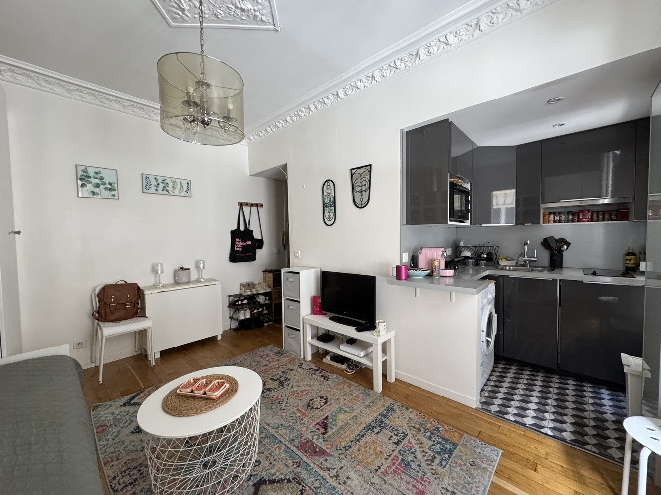 
                                                Vente
                                                 Studio meublé clé en main · 18 m² · Paris 14e