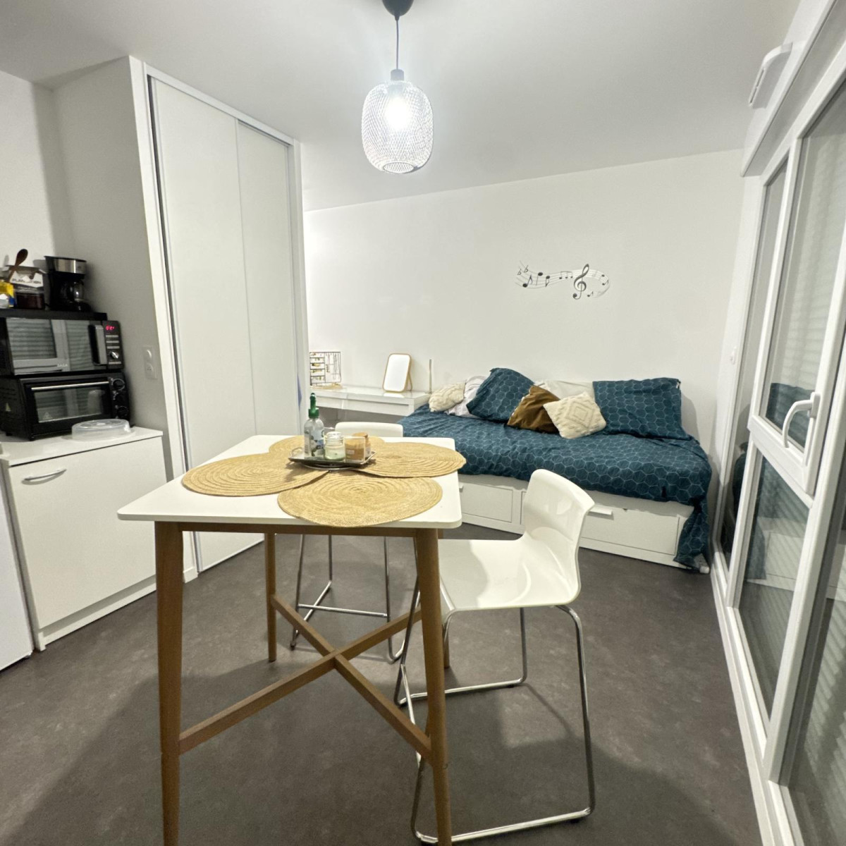 
                                                Location
                                                 Studio meublé dans résidence étudiante