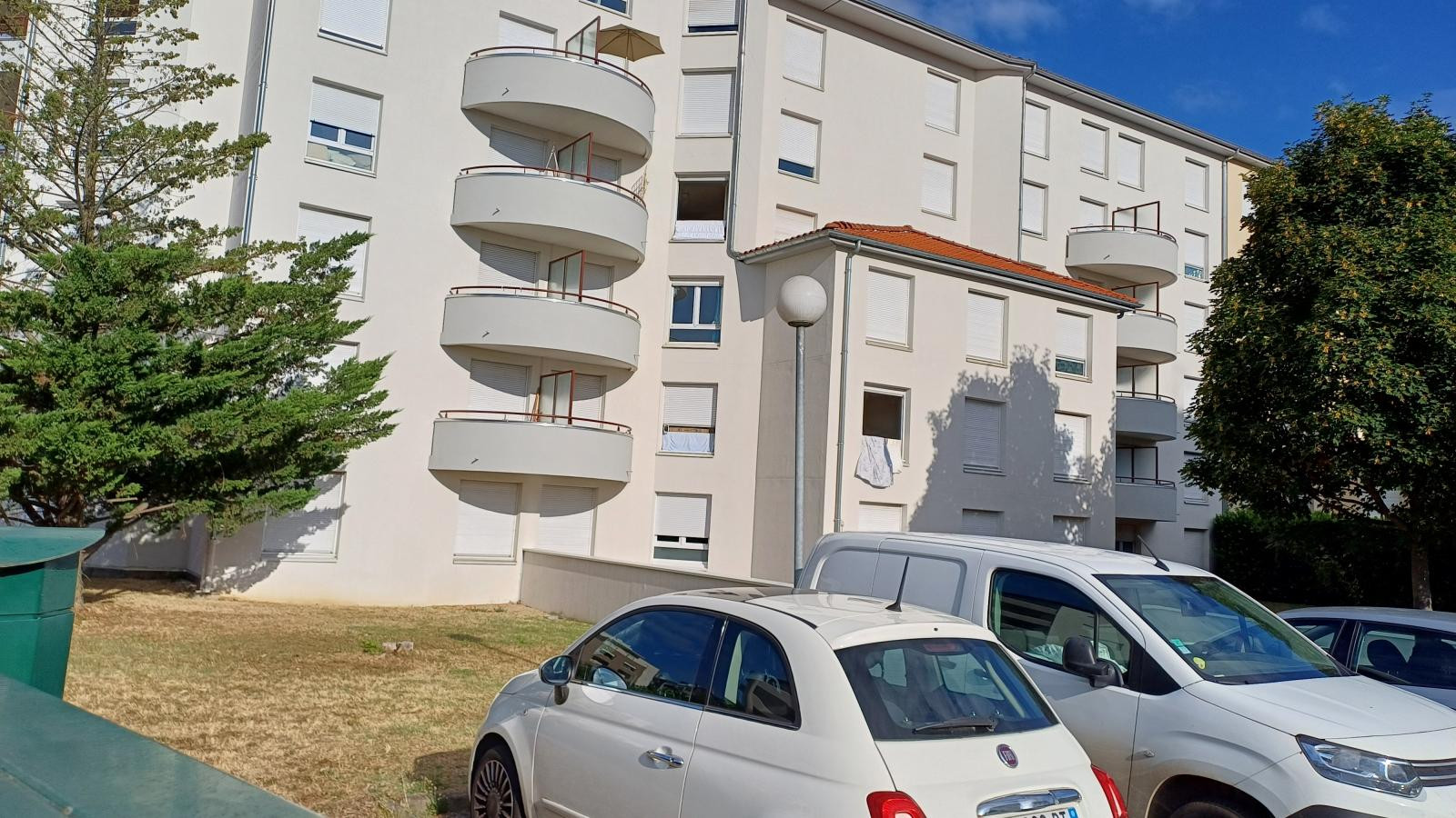 
                                                Location
                                                 Studio meublé dans résidence étudiante