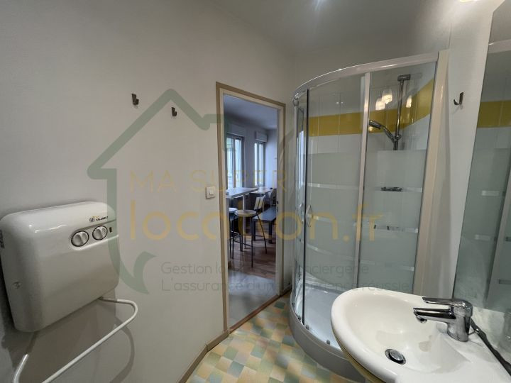 
                                                Location
                                                 Studio meublé dans une belle résidence au coeur de SAINT-QUENTIN