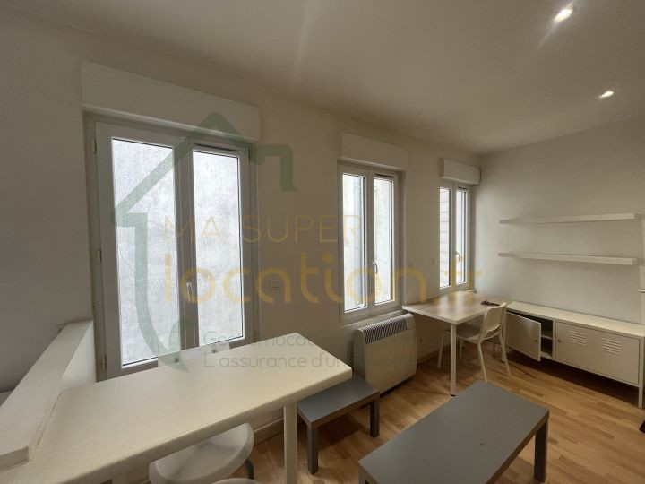 
                                                Location
                                                 Studio meublé dans une belle résidence au coeur de SAINT-QUENTIN