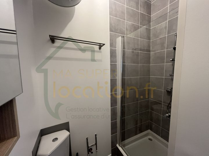 
                                                Location
                                                 Studio meublé dans une belle résidence au coeur de SAINT-QUENTIN