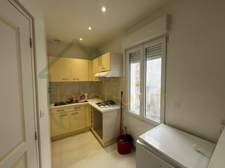 
                                                Location
                                                 Studio meublé dans une belle résidence au coeur de SAINT-QUENTIN