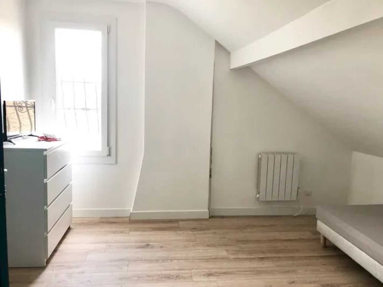 
                                                Location
                                                 Studio meublé de 12 m² à Chelles
