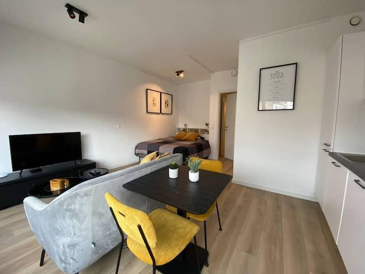 
                                                Location
                                                 Studio Meublé de 20 m² – Proche Genève