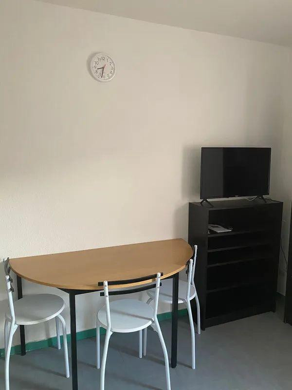 
                                                Location
                                                 Studio meublé de 22m² résidence le Charcot