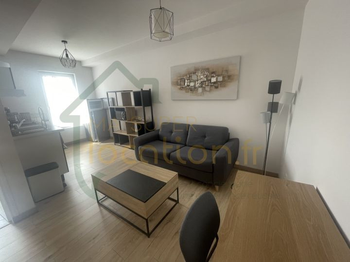 
                                                Location
                                                 Studio meublé de 23m2 en HYPER-CENTRE de SAINT-QUENTIN