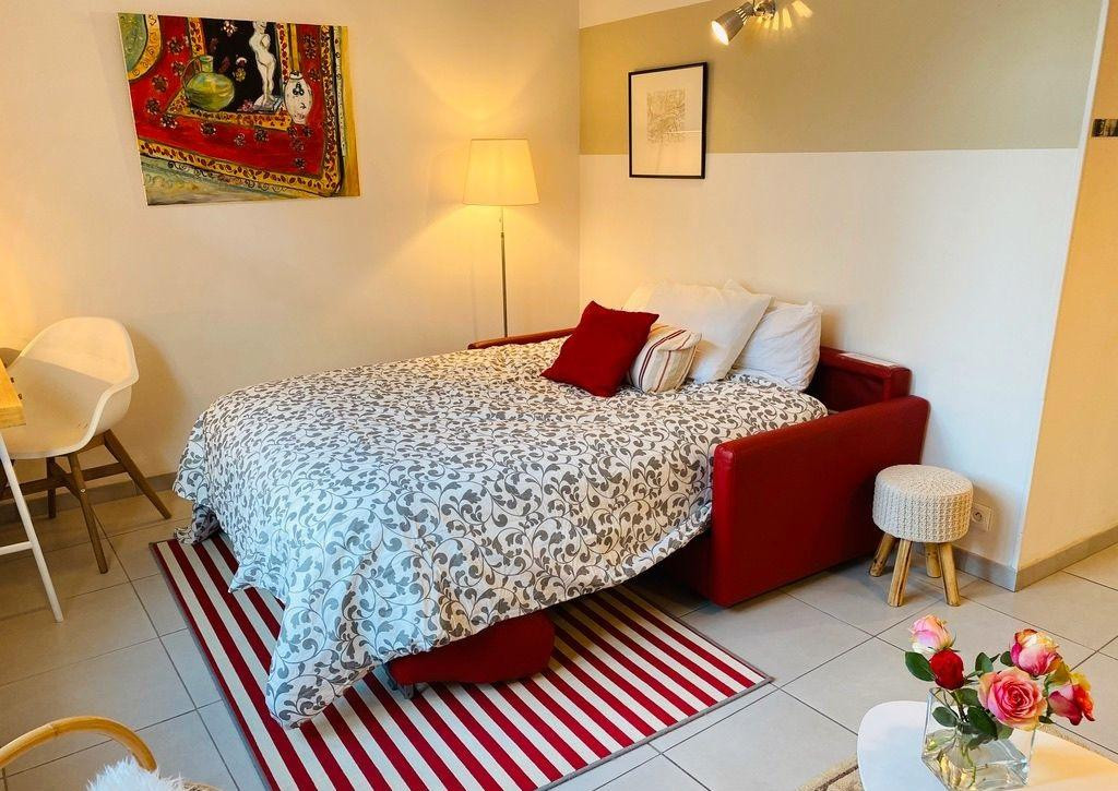 
                                                Location
                                                 Studio meublé de 25 m2