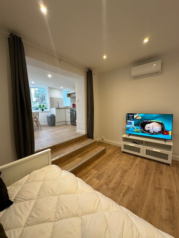 
                                                Location
                                                 Grand studio meublé 32m2