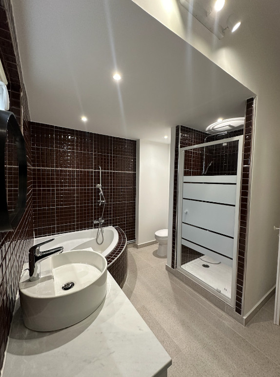 
                                                Location
                                                 Grand studio meublé 32m2