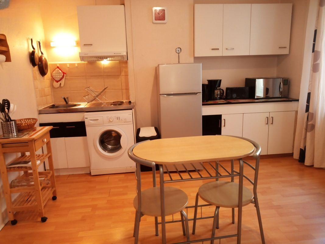 
                                                Location
                                                 Studio Meublé de A à Z avec Internet compris