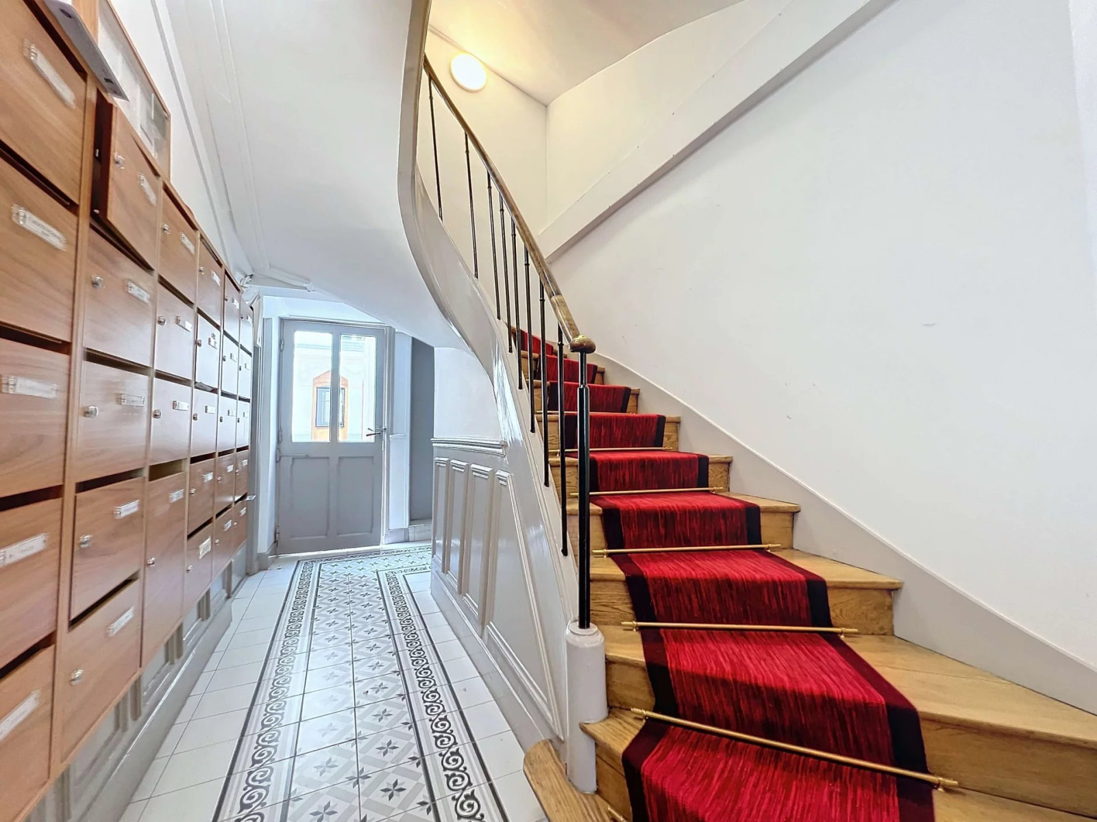 
                                                Location
                                                 Studio meublé de Charme au Cœur de Paris - Métro Sèvres-Lecourbe