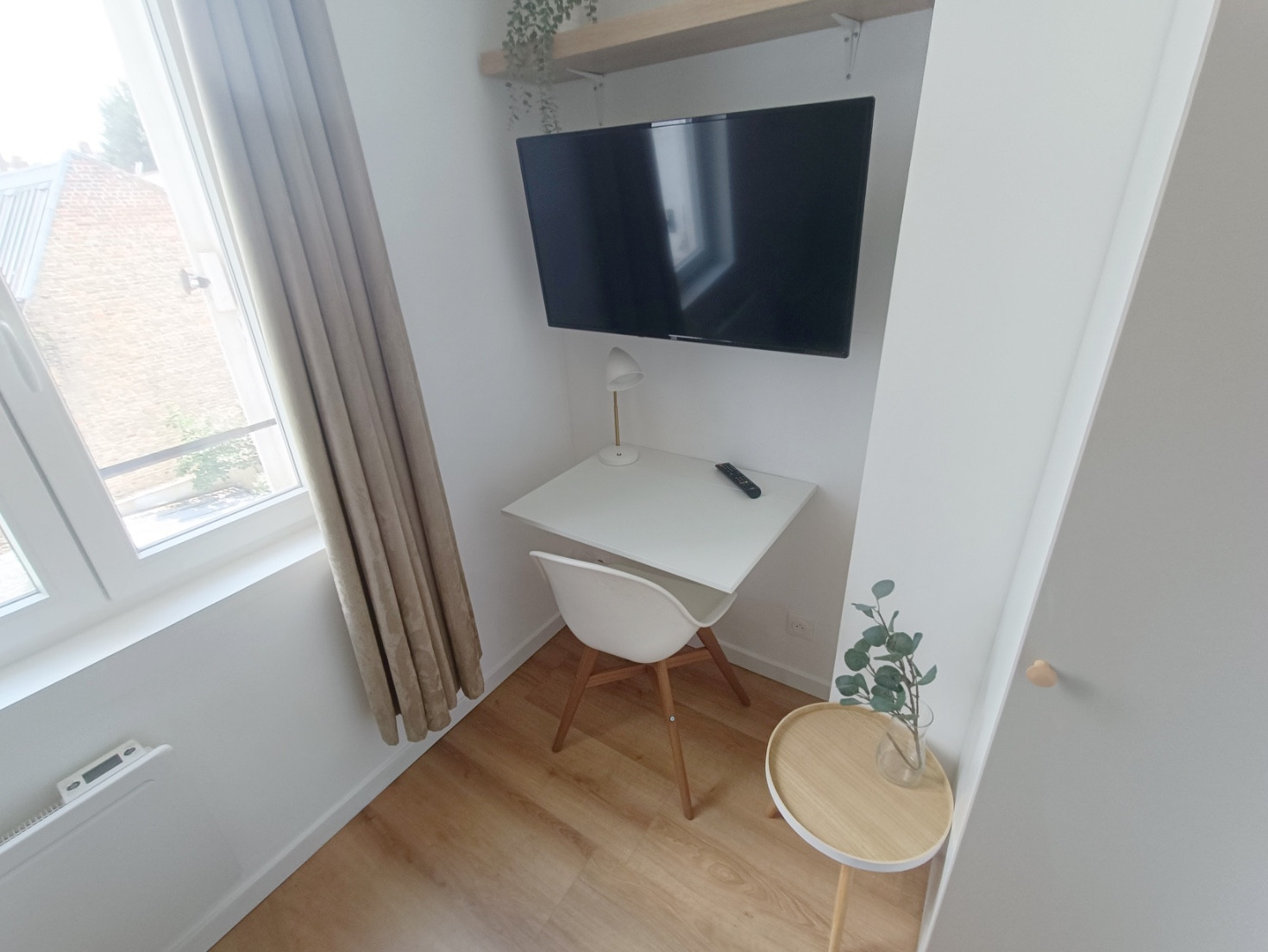 
                                                Location
                                                 Studio meublé design avec salle de sport