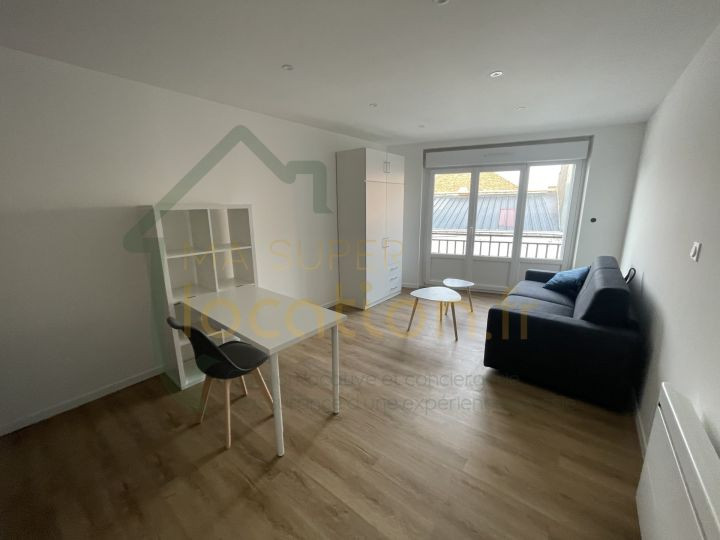 
                                                Location
                                                 Studio meublé en centre ville de Saint-Quentin