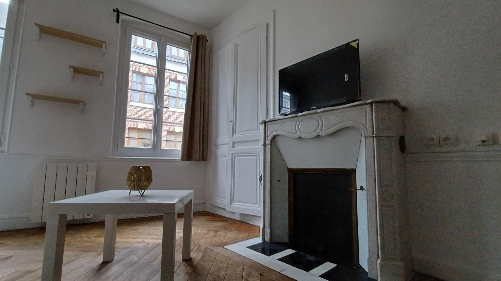 
                                                Location
                                                 Studio meublé en hypercentre de Rouen au calme