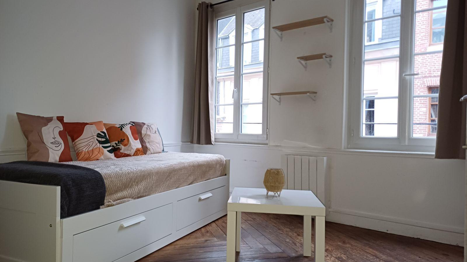 
                                                Location
                                                 Studio meublé en hypercentre de Rouen au calme