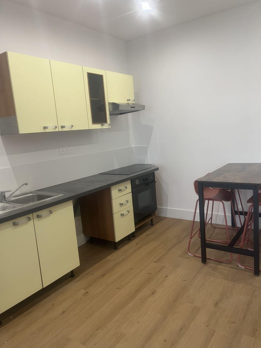 
                                                Location
                                                 Studio meublé en Rez de chaussée