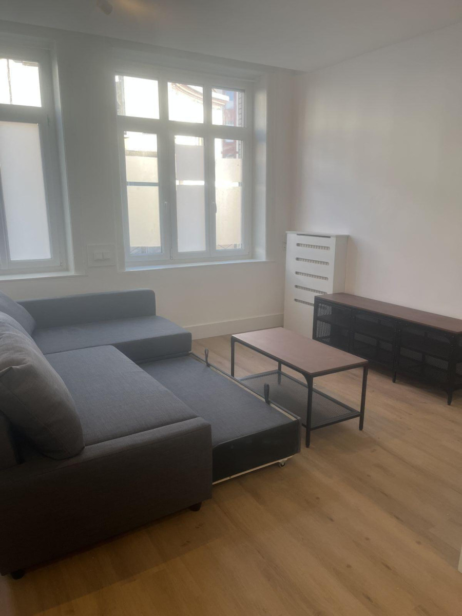 
                                                Location
                                                 Studio meublé en Rez de chaussée