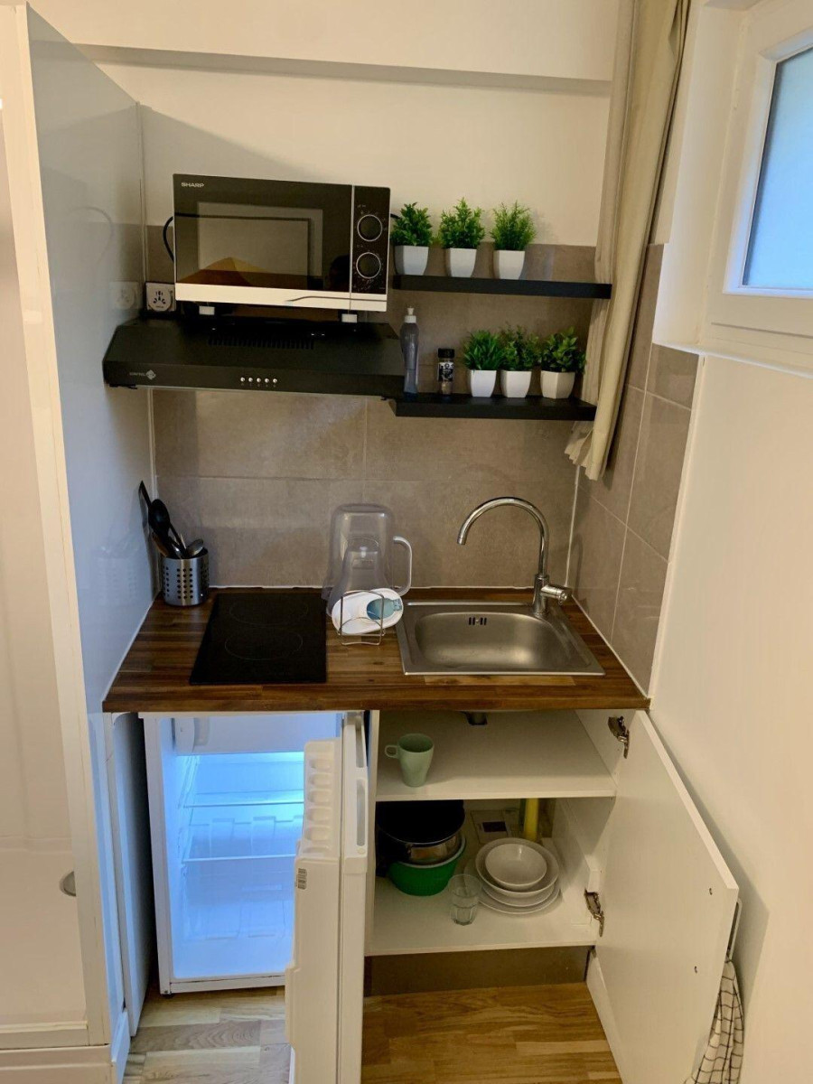 
                                                Location
                                                 Studio meublé en souplex de 10m² refait à neuf