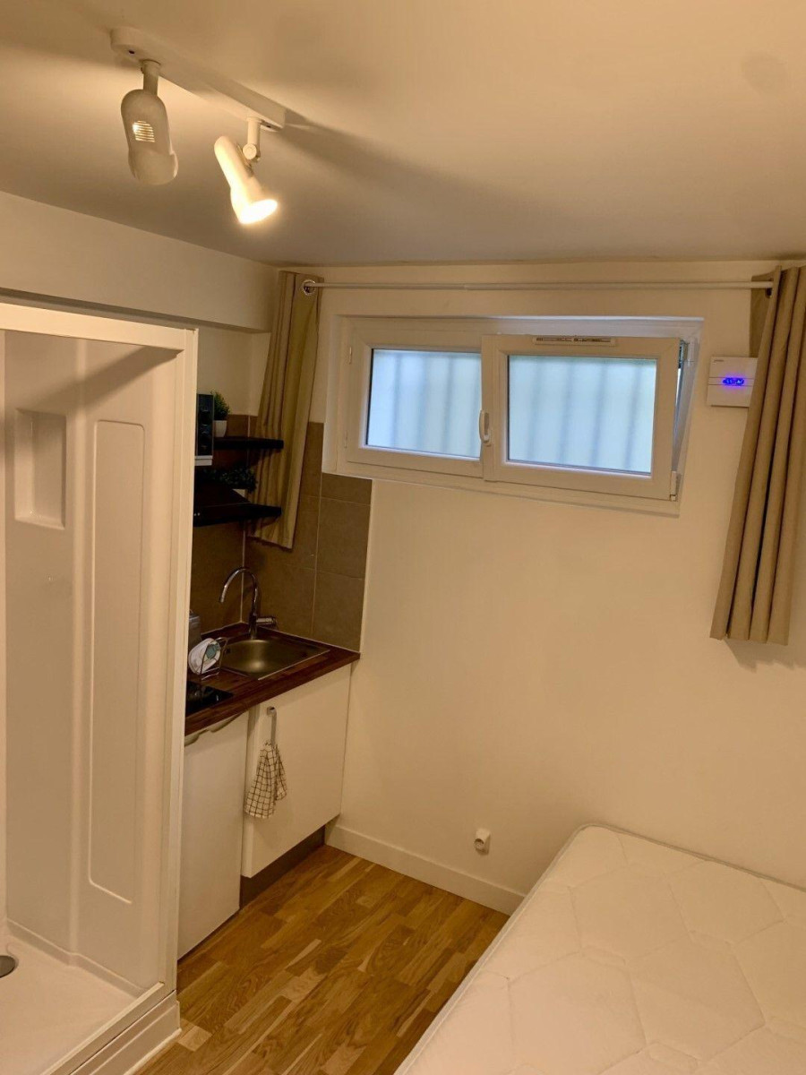 
                                                Location
                                                 Studio meublé en souplex de 10m² refait à neuf