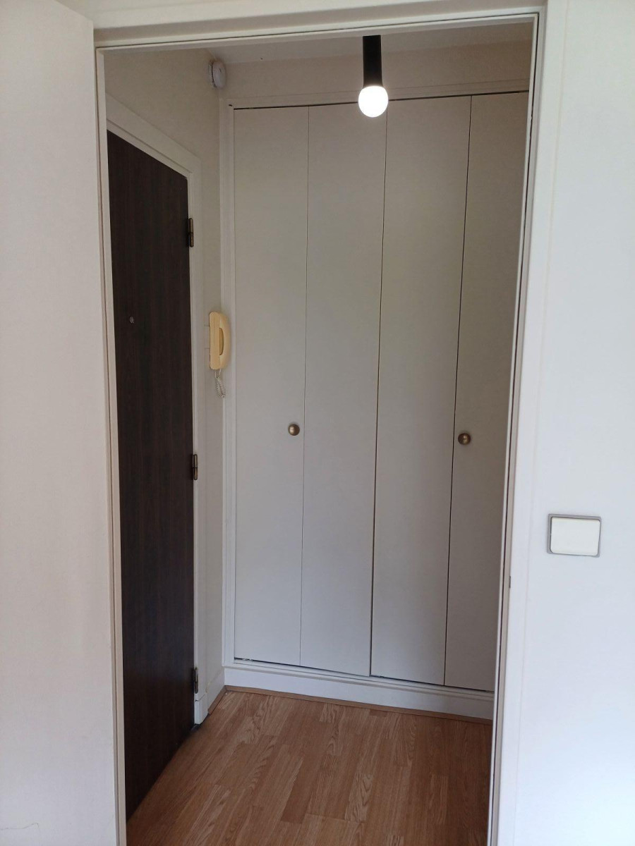 
                                                Location
                                                 Studio meublé ensoleillé proche commerce transport