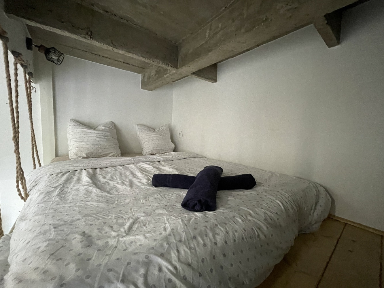 
                                                Location
                                                 Studio meublé, entièrement rénové
