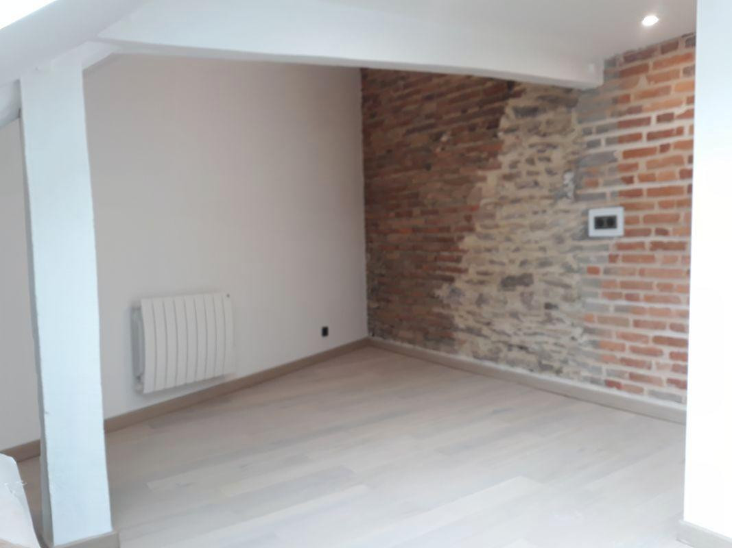 
                                                Location
                                                 Studio meublé entre place de Bretagne / République