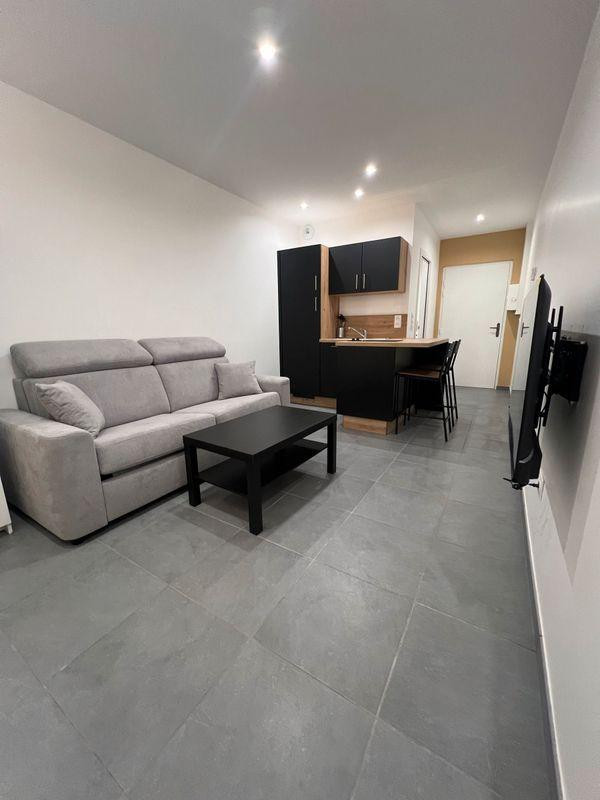 
                                                Location
                                                 Studio meublé, équipé loyer tout compris