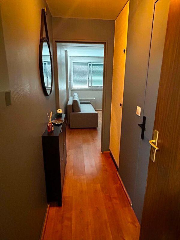 
                                                Location
                                                 Studio  meublé et équipé 17m2