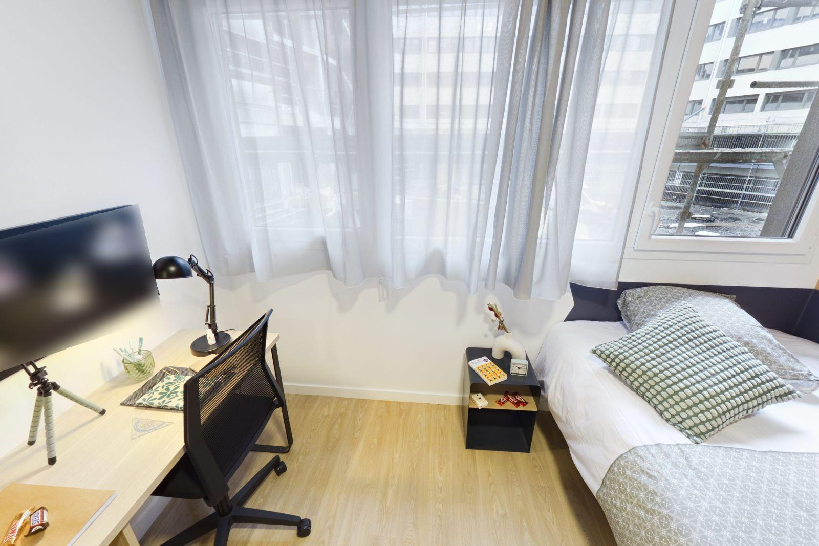 
                                                Location
                                                 Studio meublé et équipé