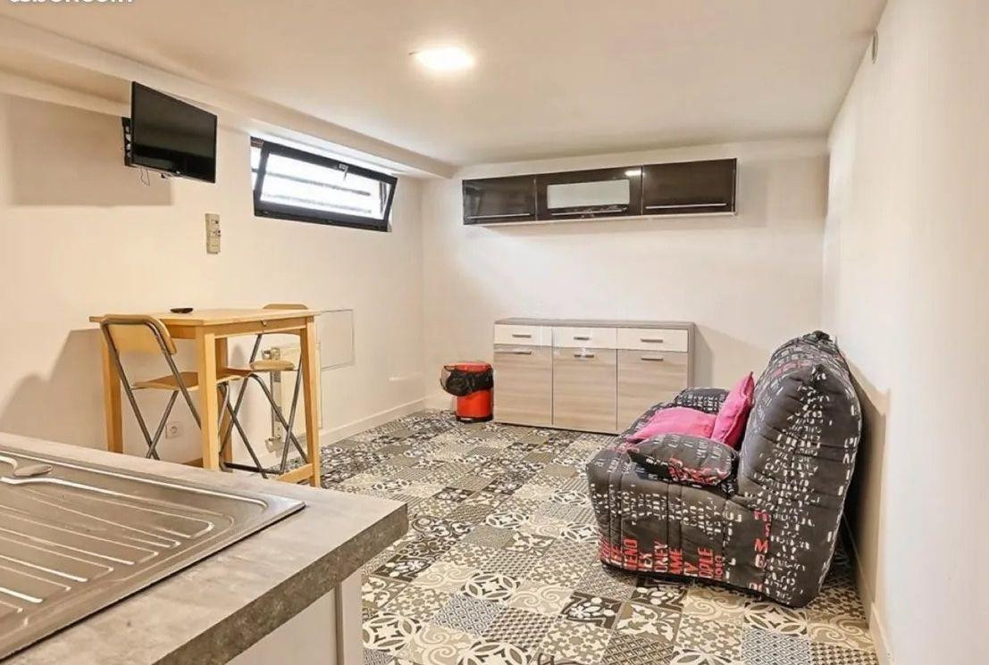 
                                                Location
                                                 Studio meublé et indépendant 25m² chez l'habitant