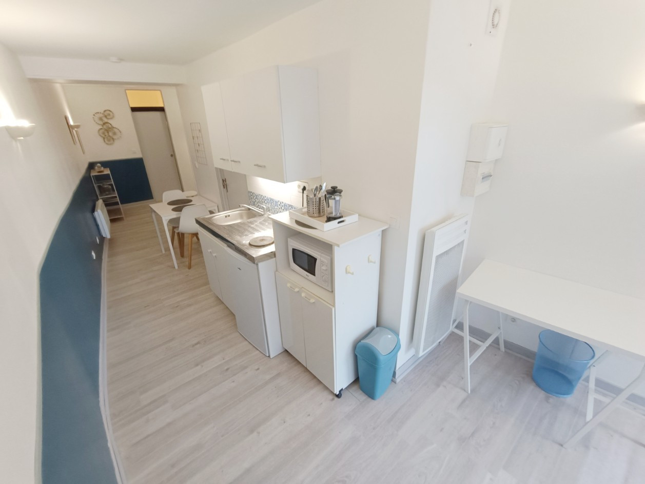 
                                                Location
                                                 Studio meublé et rénové Amiens centre