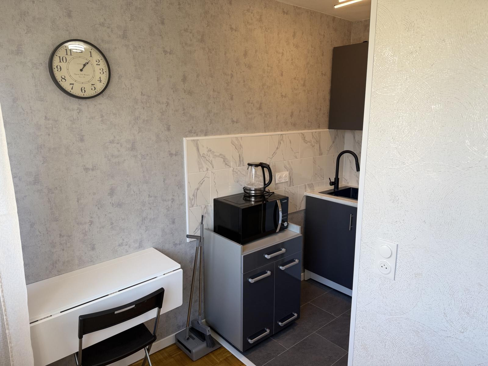 
                                                Location
                                                 Studio meublé et rénové – Quartier Esplanade