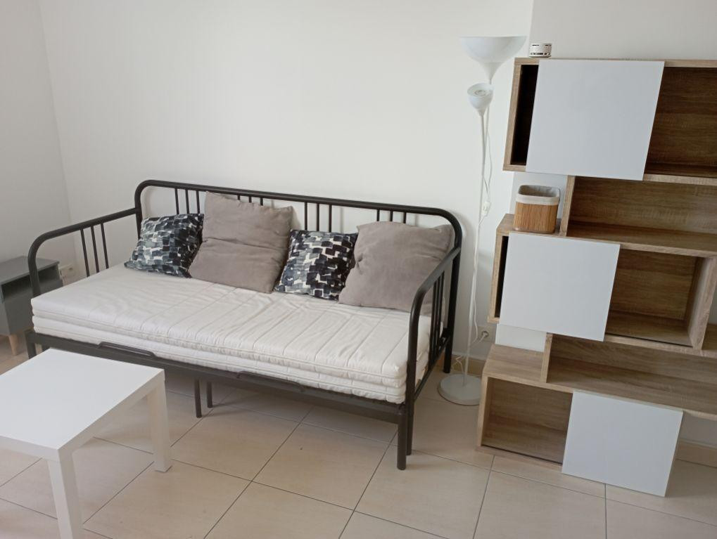 
                                                Location
                                                 Studio meublé et sécurisé Valenciennes