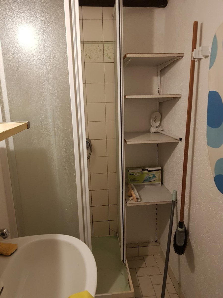 
                                                Location
                                                 Studio meuble excellent emplacement