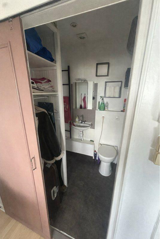 
                                                Location
                                                 Studio meublé fonctionnel 15m² proche fac de droit