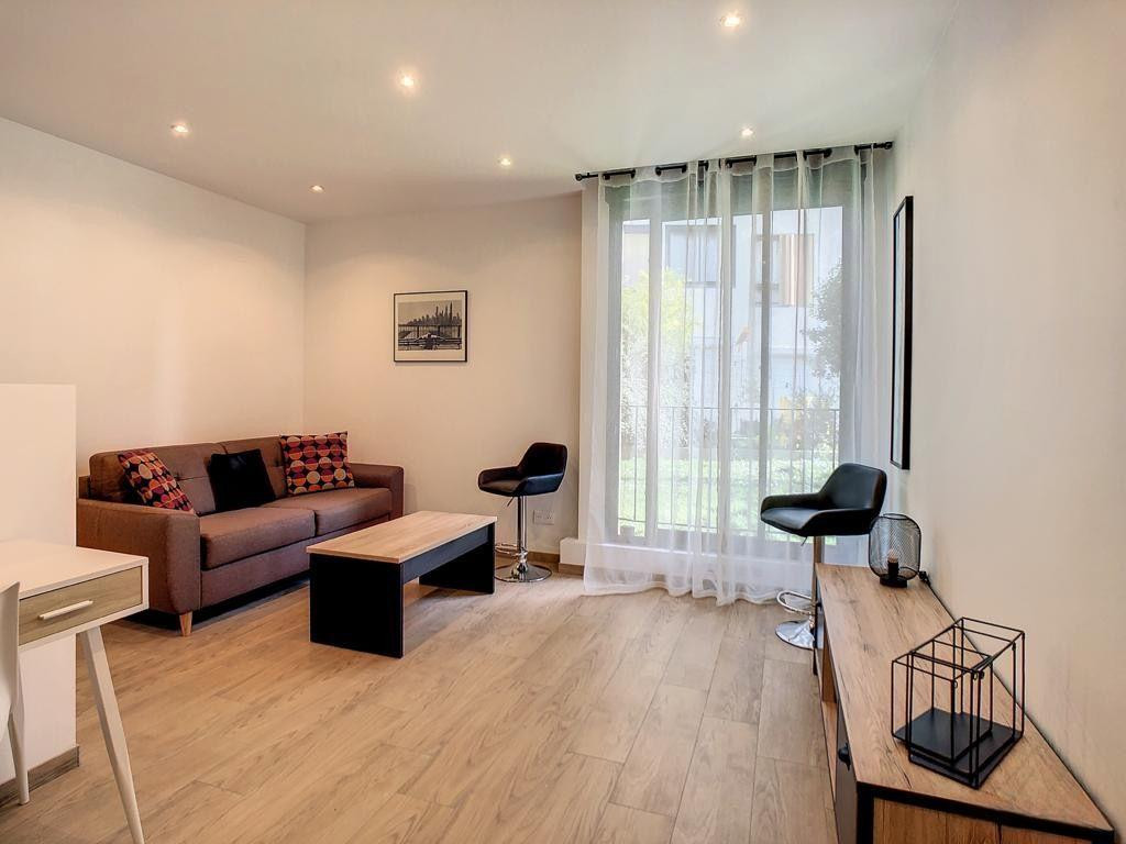 
                                                Location
                                                 Studio meublé gare val d’or