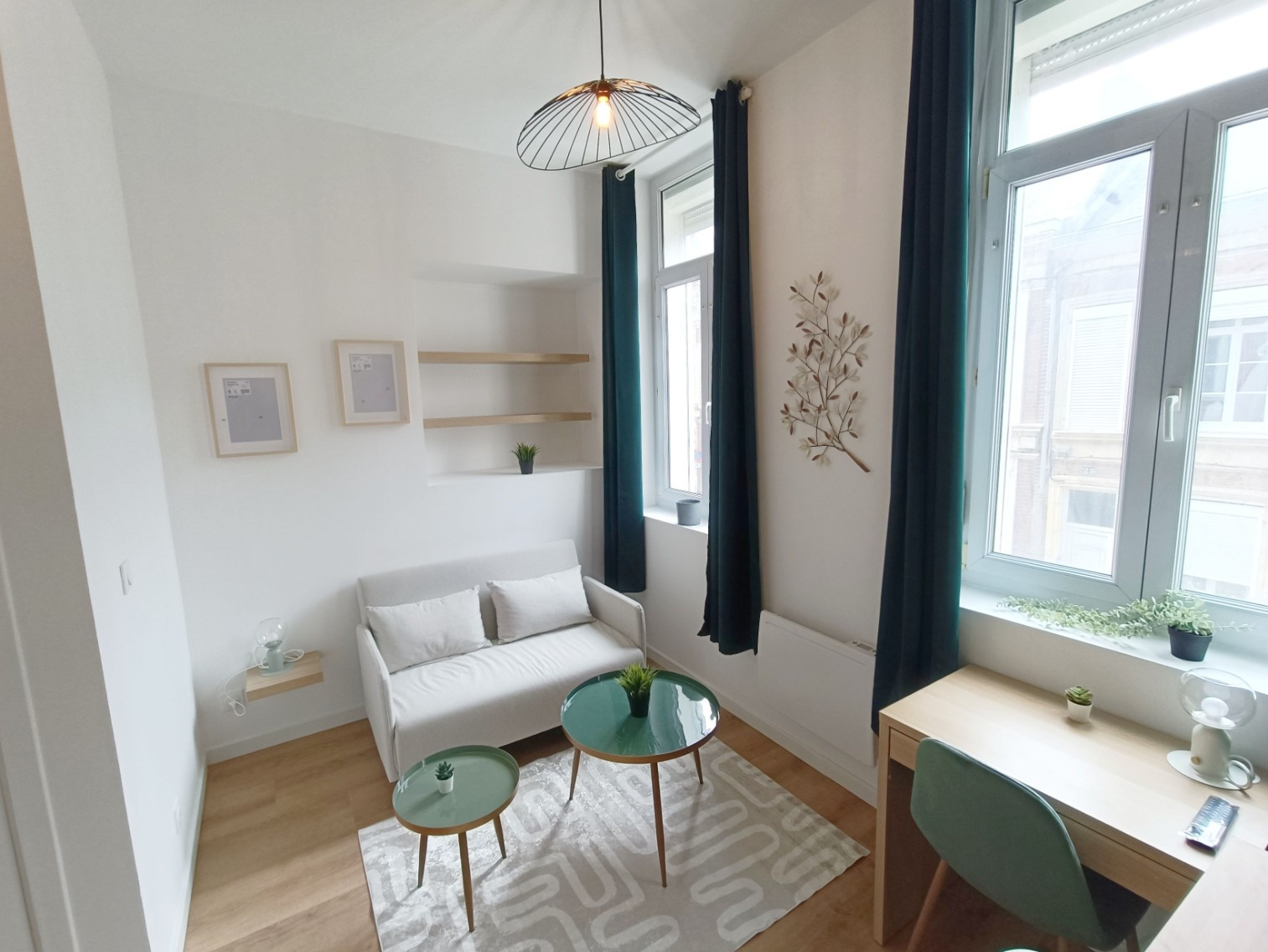 
                                                Location
                                                 Studio Meublé Haut de Gamme 18m2 Henriville