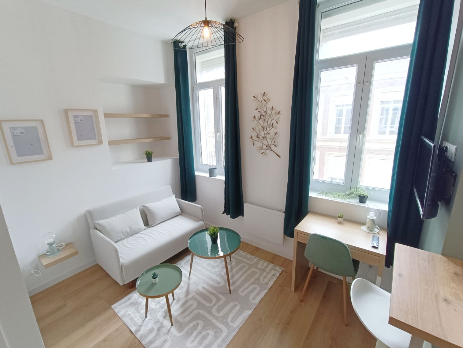 
                                                Location
                                                 Studio Meublé Haut de Gamme 18m2 Henriville