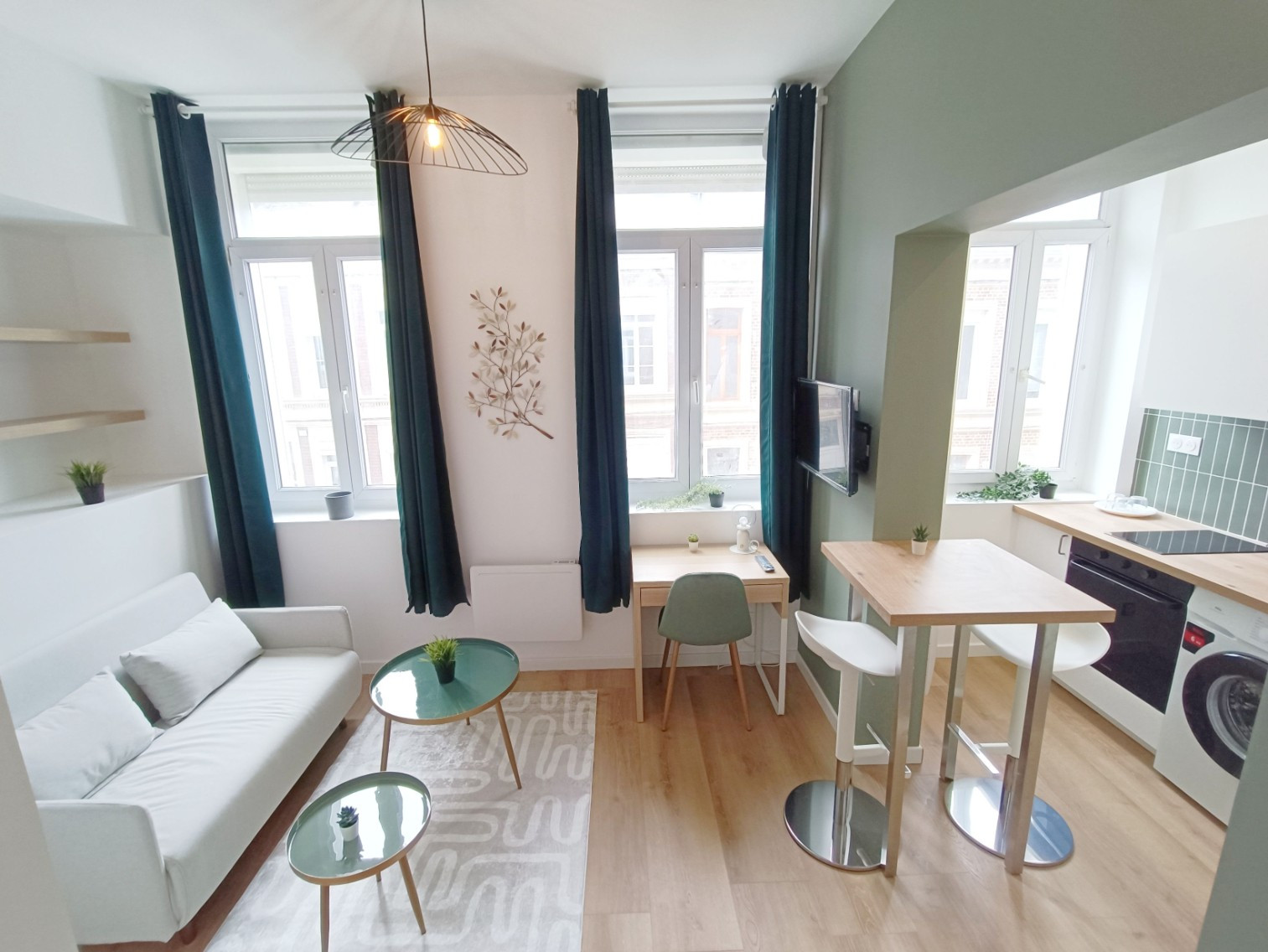 
                                                Location
                                                 Studio Meublé Haut de Gamme 18m2 Henriville