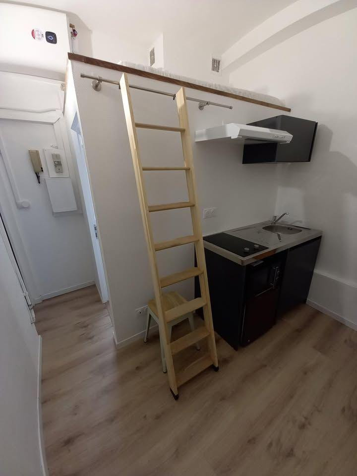 
                                                Location
                                                 Studio meublé hyper centre Carmes Esquirol
