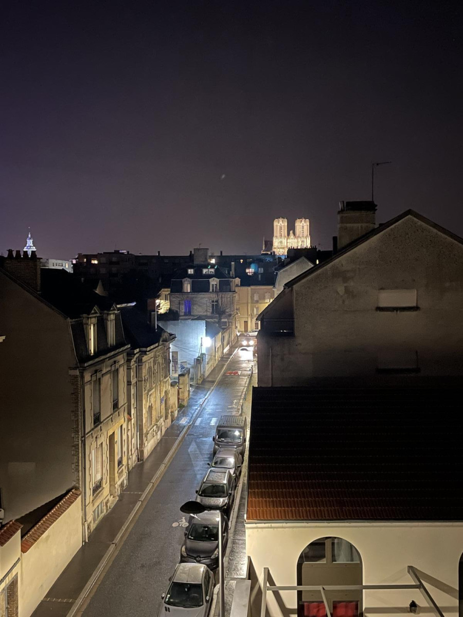 
                                                Location
                                                 Studio meublé hyper centre Reims