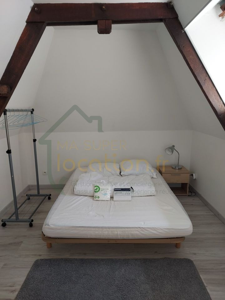 
                                                Location
                                                 Studio meublé idéal étudiant