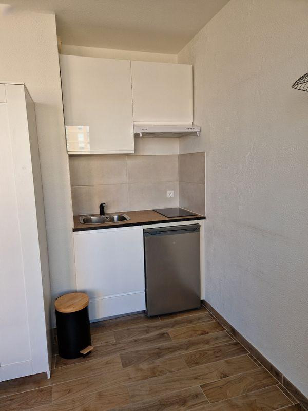 
                                                Location
                                                 Studio meublé - Idéal étudiant - Secteur Timone 18
