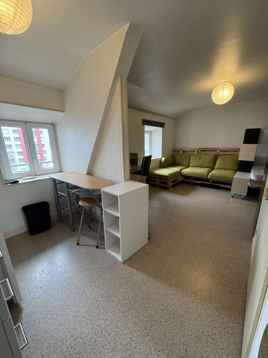 
                                                Location
                                                 Studio meublé idéalement situé à Nancy Bd Lobau
